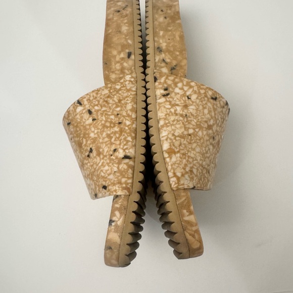 Fleks | Speckled Tan Slide Beach Sandals in Morning Coffee - Picture 3 of 5